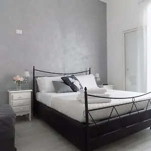 1 Romantica Casa Centrale, Silenziosa Ristrutturata Napoli